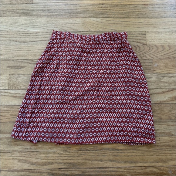 (5/$20) H&M Aztec Geometric Red Mini Skirt with Buttons - Picture 7 of 9